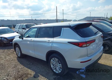 2024 Mitsubishi Outlander Es 2.5 S-Awc z USA, uszkodzony, nr VIN JA4J4UA8XRZ086747
